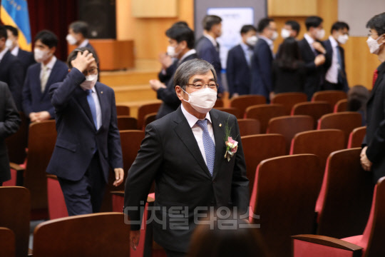 사진은 지난 5월7일 퇴임식에 참석한 윤석헌 전 금감원장(금감원 제공).